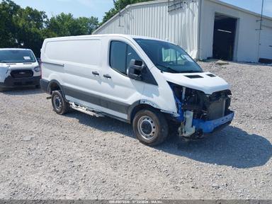 Vue de 2023 Ford Transit-250, angle 1