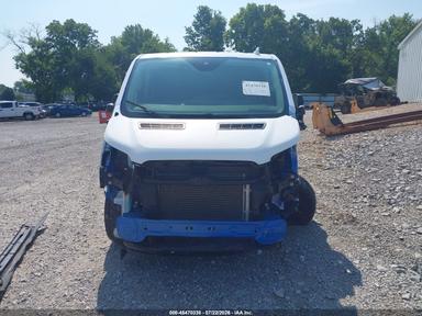 Vue de 2023 Ford Transit-250, angle 13
