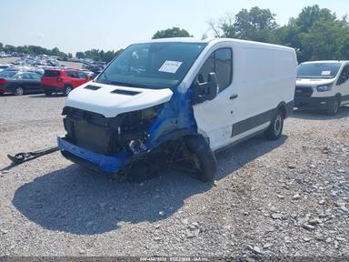Vue de 2023 Ford Transit-250, angle 2