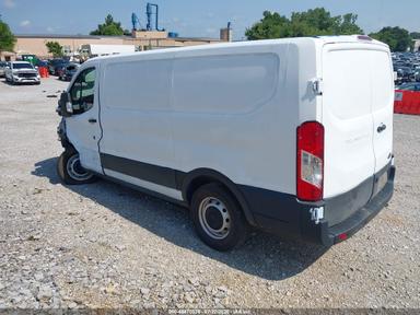 Vue de 2023 Ford Transit-250, angle 3