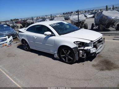 2013 Volvo C70 T5 view, angle 1