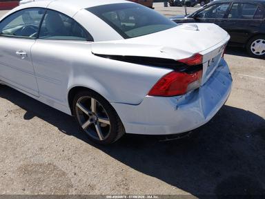 2013 Volvo C70 T5 view, angle 14