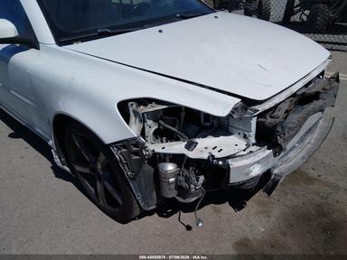 2013 Volvo C70 T5 view, angle 17
