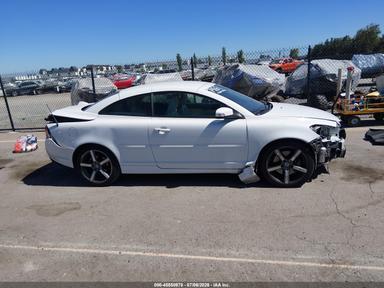 2013 Volvo C70 T5 view, angle 19