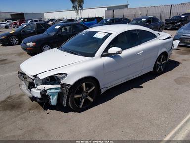 2013 Volvo C70 T5 view, angle 2