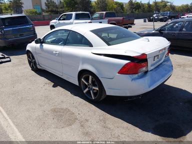 2013 Volvo C70 T5 view, angle 3