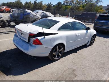 2013 Volvo C70 T5 view, angle 4