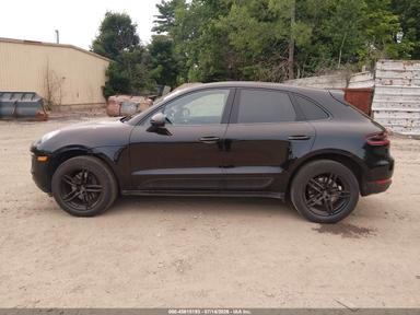 Vista de 2017 Porsche Macan, ángulo 14