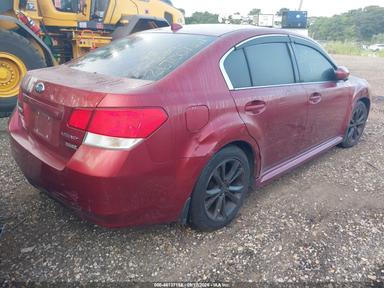 Vue de 2014 Subaru Legacy 2.5I Limited, angle 4