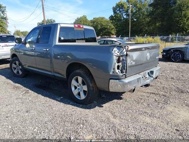 منظر 2010 Dodge Ram 1500 Slt، زاوية 3