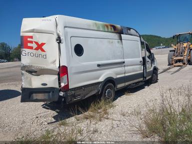 Вид 2019 Ford Transit-350, угол 4