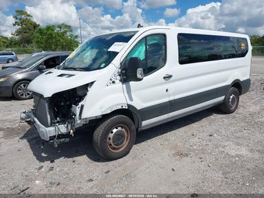 Vue de 2025 Ford Transit-350 Passenger Van Xl, angle 2