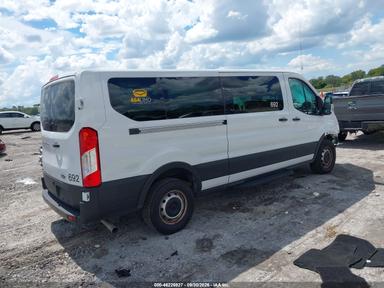 Vue de 2025 Ford Transit-350 Passenger Van Xl, angle 4