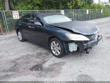 Вид 2009 Lexus ES, угол 1