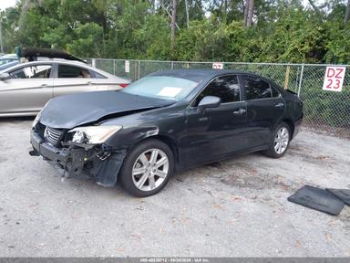 Вид 2009 Lexus ES, угол 2