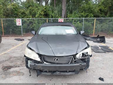 Вид 2009 Lexus ES, угол 6
