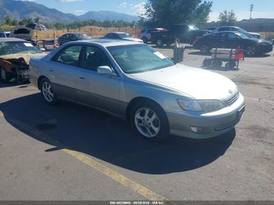 Вид 2001 Lexus Es 300, угол 1