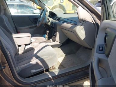 Vue de 2001 Chevrolet Malibu, angle 5