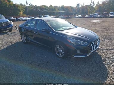 Vista de 2018 Hyundai Sonata Limited, ángulo 1