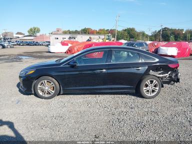Vista de 2018 Hyundai Sonata Limited, ángulo 15
