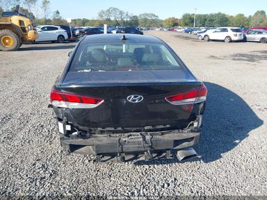 Vista de 2018 Hyundai Sonata Limited, ángulo 17