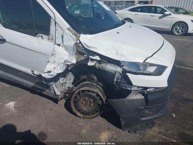 Vue de 2023 Ford Transit Connect Xl, angle 5