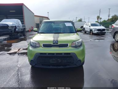 Vista de 2015 Kia Soul, ángulo 12