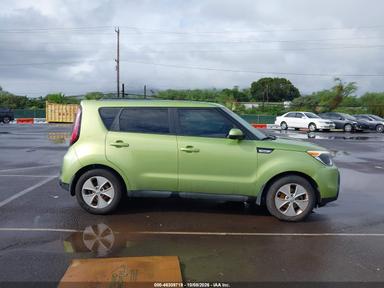 Vista de 2015 Kia Soul, ángulo 13