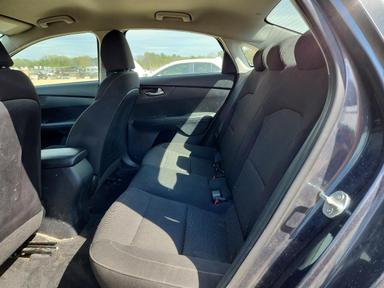 Vue de 2020 KIA FORTE LXS, angle 10