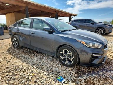 Vue de 2020 KIA FORTE LXS, angle 4