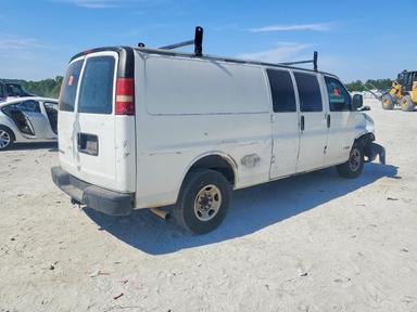 Vue de 2006 CHEVROLET EXPRESS G2500, angle 3