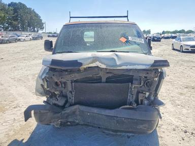 Vue de 2006 CHEVROLET EXPRESS G2500, angle 5