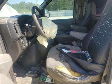 Vue de 2006 CHEVROLET EXPRESS G2500, angle 7