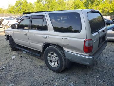 Vue de 1999 TOYOTA 4RUNNER SR5, angle 2