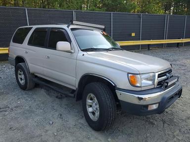 Vue de 1999 TOYOTA 4RUNNER SR5, angle 4