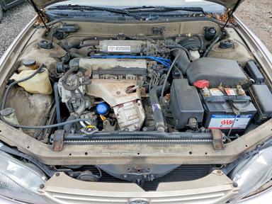 Vista de 1995 TOYOTA CAMRY LE, ángulo 11