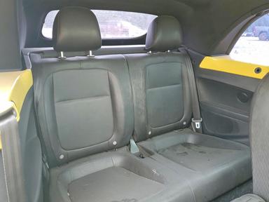 Vista de 2013 VOLKSWAGEN BEETLE, ángulo 10