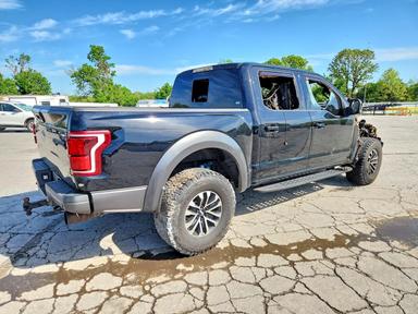 Vista de 2017 FORD F150 RAPTOR, ángulo 3