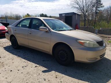 Вид 2003 TOYOTA CAMRY LE, угол 4
