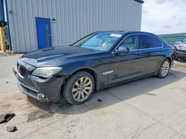 Vue de 2010 BMW 750 LI XDRIVE, angle 1