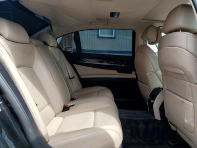 Vue de 2010 BMW 750 LI XDRIVE, angle 10