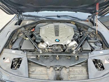 Vue de 2010 BMW 750 LI XDRIVE, angle 11