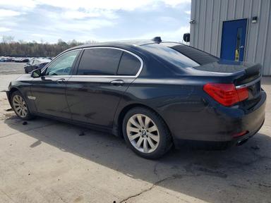 Vue de 2010 BMW 750 LI XDRIVE, angle 2