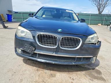 Vue de 2010 BMW 750 LI XDRIVE, angle 5