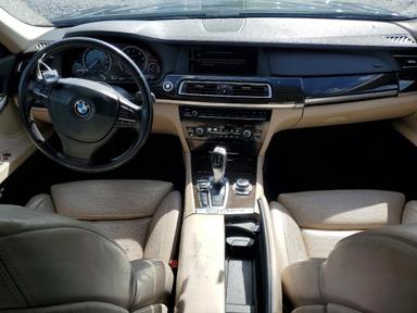 Vue de 2010 BMW 750 LI XDRIVE, angle 8