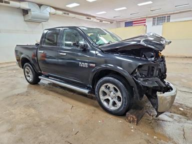 منظر 2015 RAM 1500 LARAMIE، زاوية 4