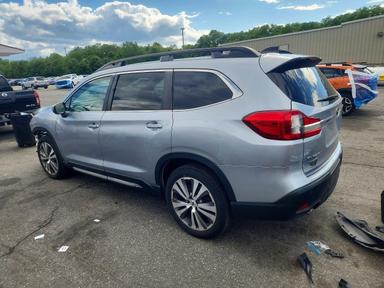 Vista de 2021 SUBARU ASCENT LIMITED, ángulo 2