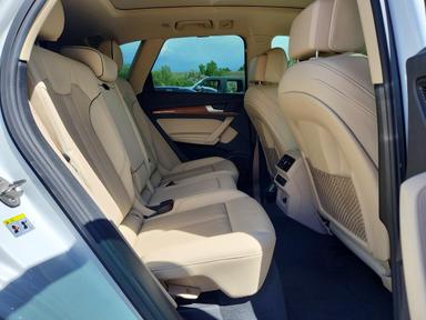 Vue de 2021 AUDI Q5 E PRESTIGE, angle 11