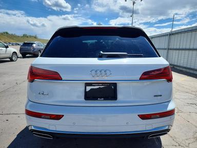 Vue de 2021 AUDI Q5 E PRESTIGE, angle 6