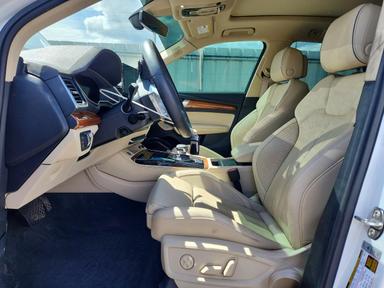 Vue de 2021 AUDI Q5 E PRESTIGE, angle 7